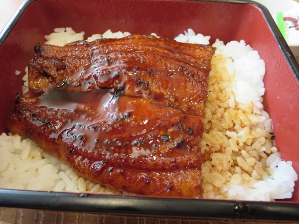ガストのうな重の近影画像。