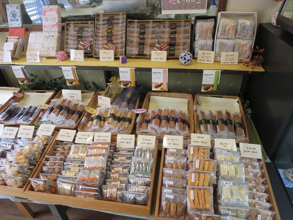 菓子工房福どらの店内の様子。