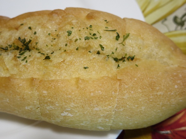 パン工房 ナララのガーリックフランスの近影画像。