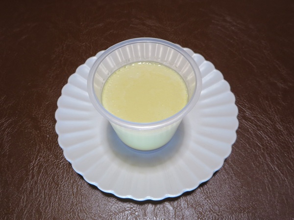 なめらかプリンの全体画像。