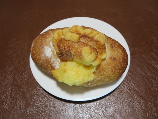 BAKERY 1960のチーズクッペの全体画像。