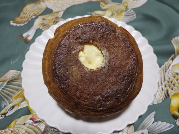 プティマリエのげんこつ型シュークリームの裏側の画像。