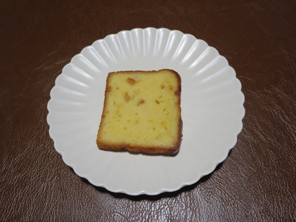 パティスリータクのケークオランジュの全体画像。