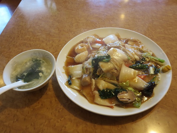 海味鮮の五目焼きそばの全体画像。