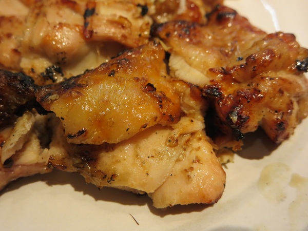大戸屋ごはん処のもろみチキンの炭火焼きのもろみチキンの近影画像。