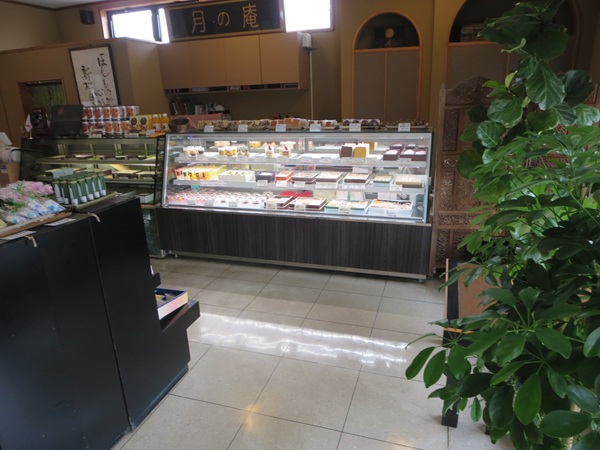 新松月の店内の様子。