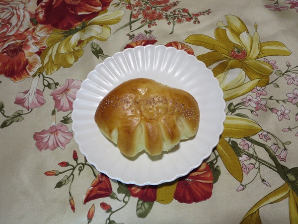 Fine Breadのクリームパンの全体画像。