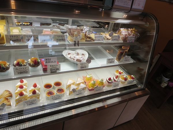 ケーキハウス チューリップのショーケース。