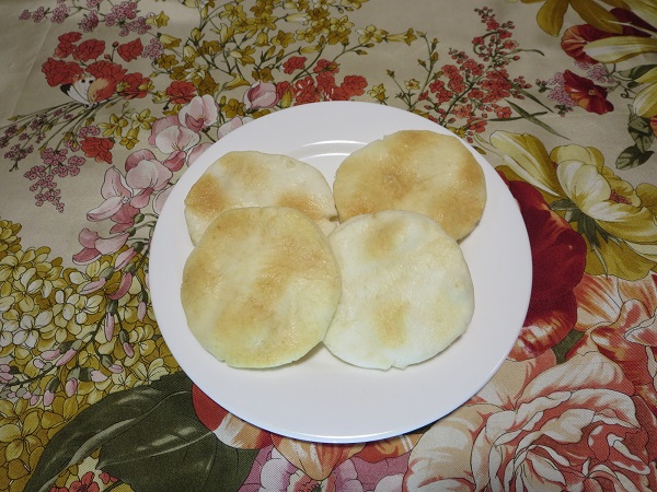 もち吉のちからこぶ煎餅（サラダ味）の画像。