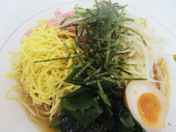 HOTめん花の冷し中華の近影。