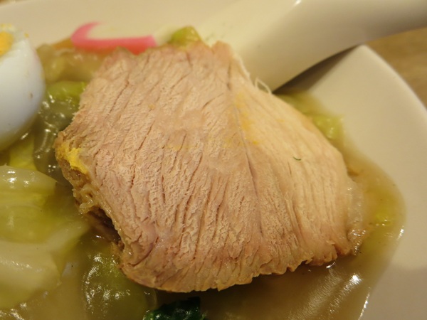 中華洋食食堂 あゆたの五目あんかけ焼きそばの叉焼の近影画像