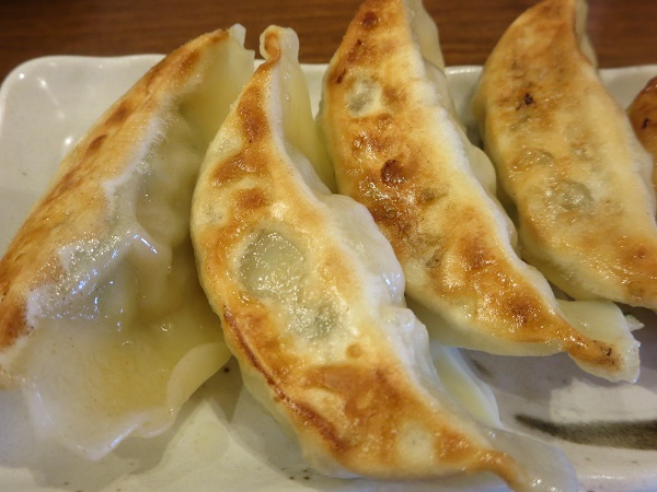 味噌屋 八玄の焼餃子の近影画像。