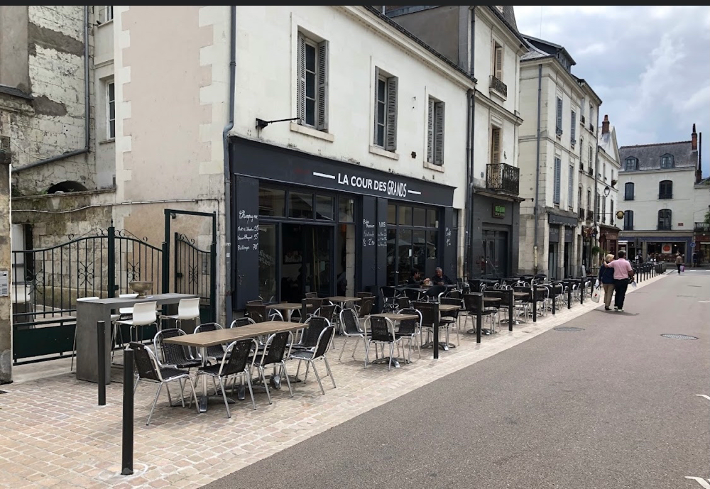 La Cour des Grands