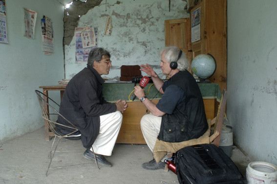 Interview mit einem Lehrer im Erdbebengebiet von Pakistan