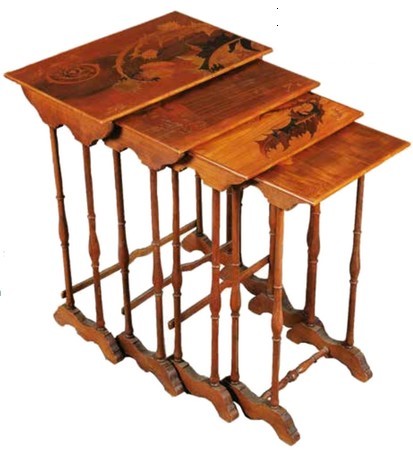 Tables gigognes d'Emile Gallé 1200 €