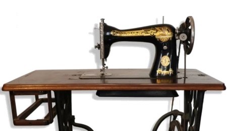 Machine à coudre XXème 30 €