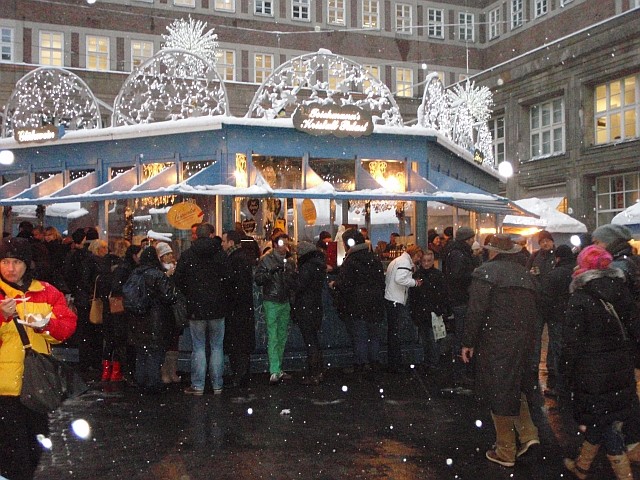 Weihnachtsmarkt  Düsseldorf  Freitag actiondates und Level Club