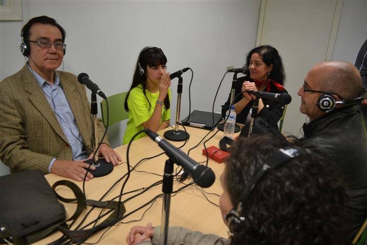 Ya que teníamos a estas ilustres personas decidimos... ¡entrevistarlas para el 2º programa! 