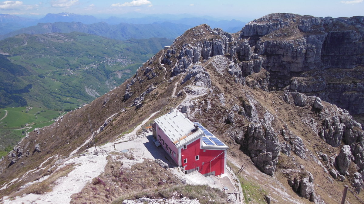 schön gelegenes Rifugio Azzoni