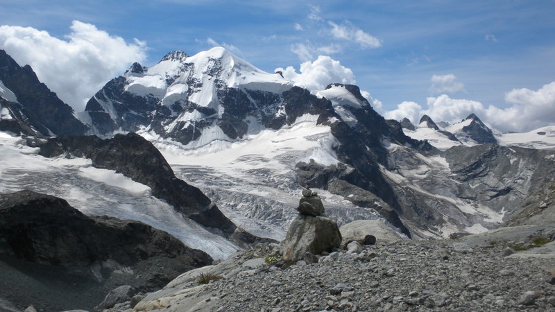 Piz Roseg mit einem steinigen Mandli ;o)