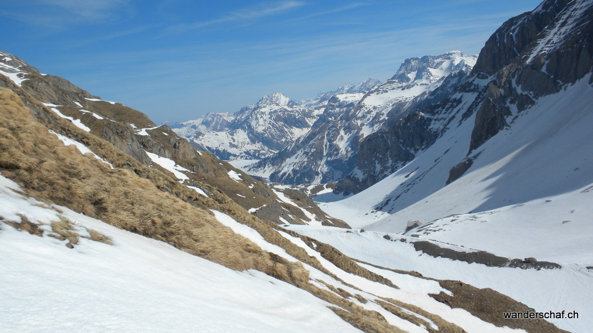 Wildhornhütte in Sicht