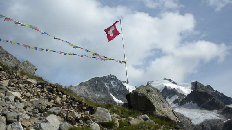 Piz Bernina mit Biancograt im Blickfeld