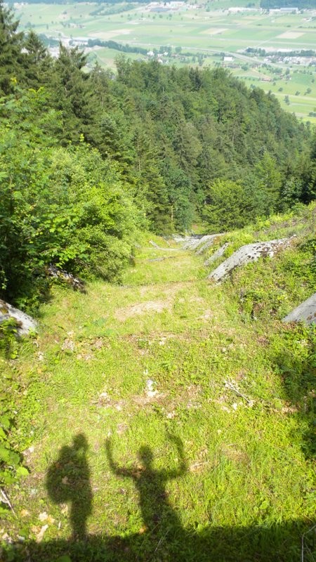 der gfürchige Rübigraben im Moment ausgetrocknet, aber den Verbauungen nach kann er ausserodentlich wild werden