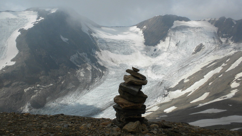 Blick auf den Hohsandgletscher mit dem Mittlebärgpass