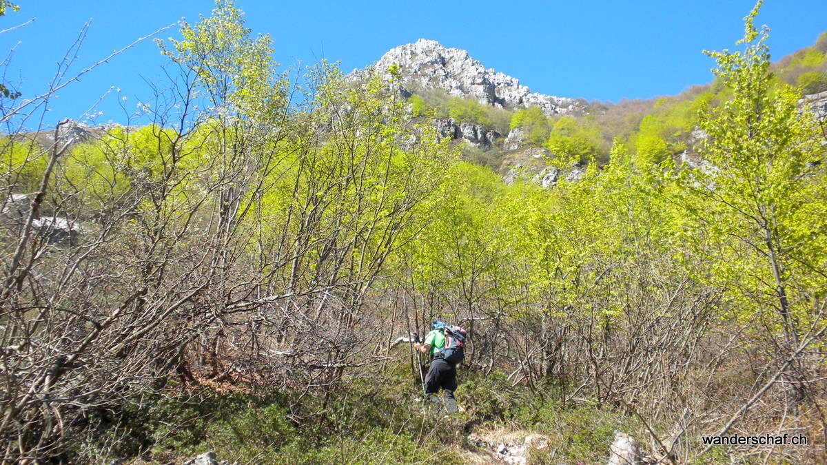 Im Aufstieg durch die Nordflanke Richtung Monte Resegone