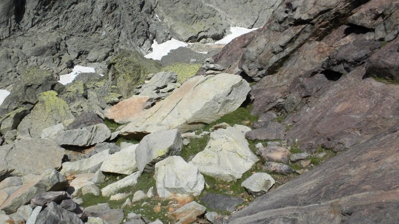 Geologische Wundtertüte mit ganz vielen verschiedenen Gesteinsarten