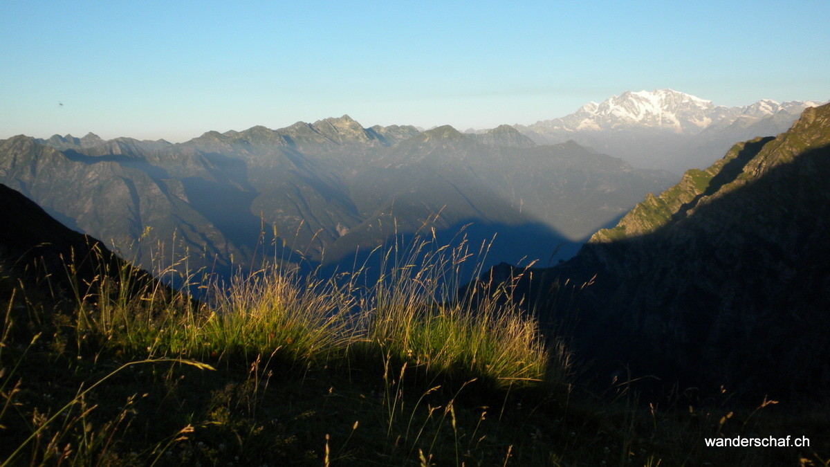 Morgenstimmung auf der Alpe delle Colma