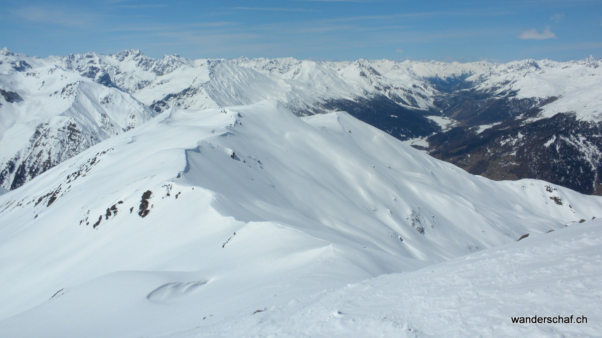 Blick zum Piz Chalderas und im Hintergrund der Ofenpass