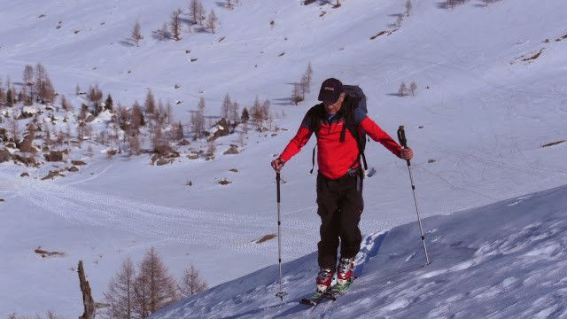 während wir via Arpelistock in die Geltenhütte gehen, steigen unsere Männer gemütlich von der Iffigenalp zur Wildhornhütte hinauf