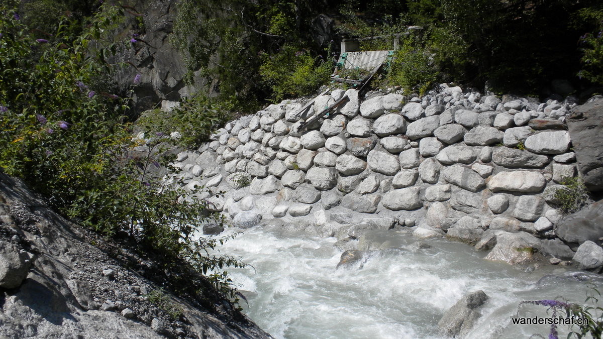 hier war einmal eine Brücke, welche über die reissende Dranse führte