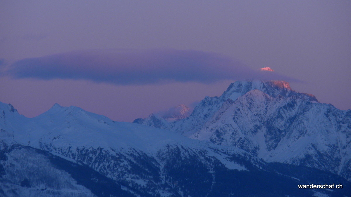 schöne Abendstimmung über dem Bietschhorn von Nax aus gesehen