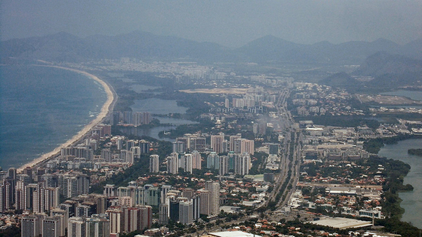 Avenida das Américas não é tão reta como parece