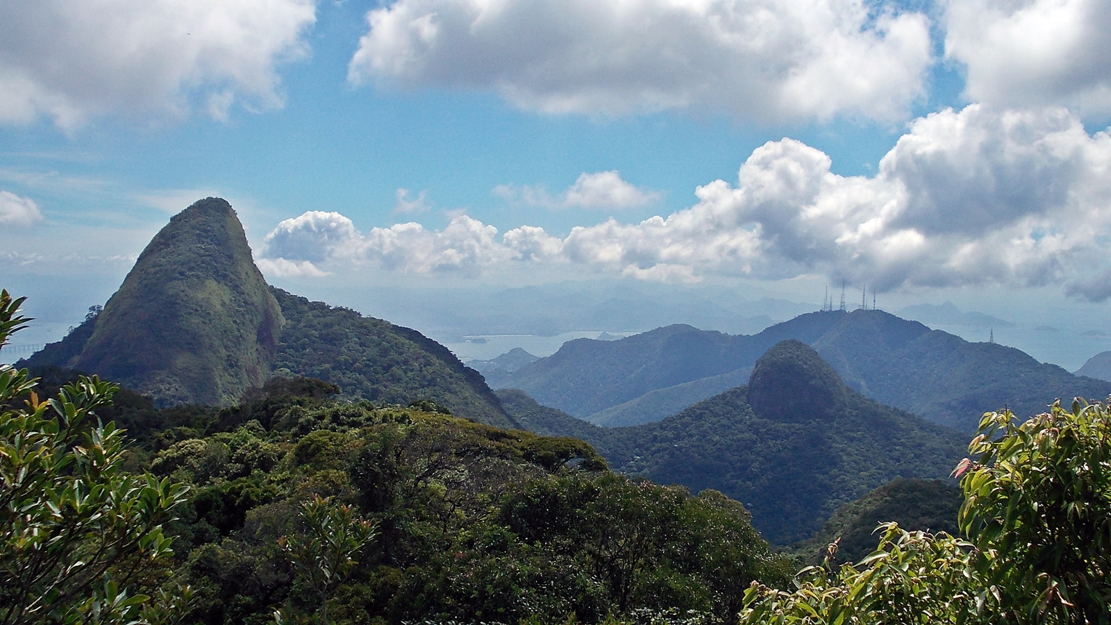 Pico da Tijuca, Pedra do Conde e Sumaré ao fundo
