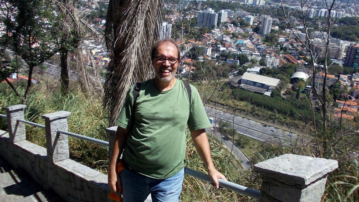 E uma escadaria de pedra ...