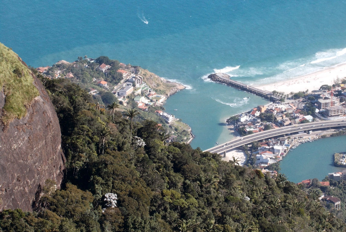 Quebra-mar da Barra