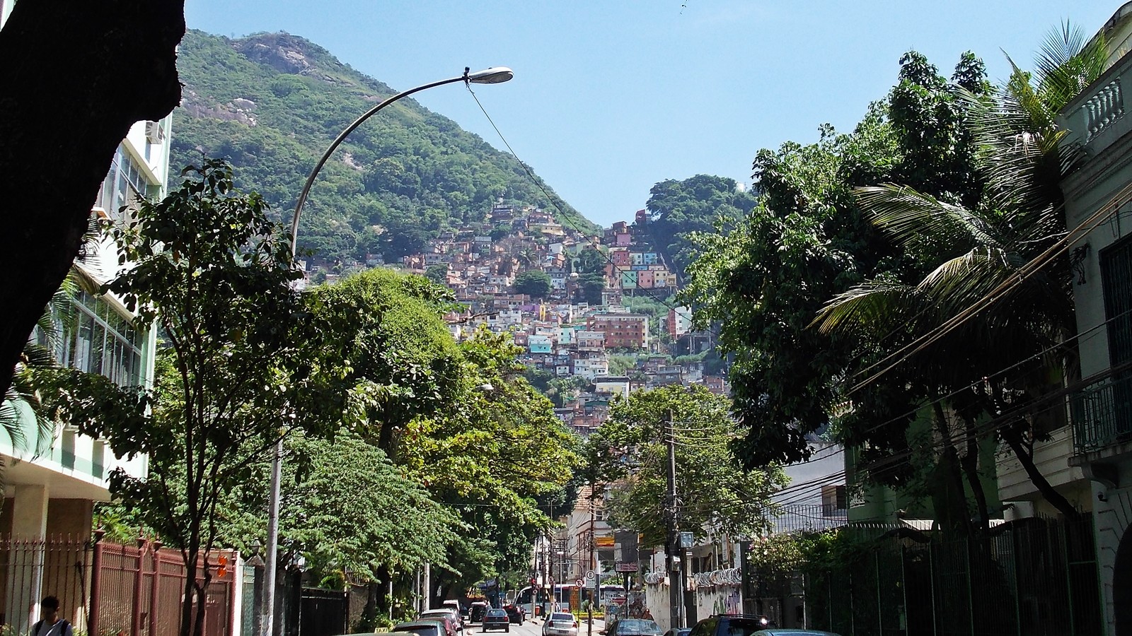 A comunidade vista da Rua das Palmeiras