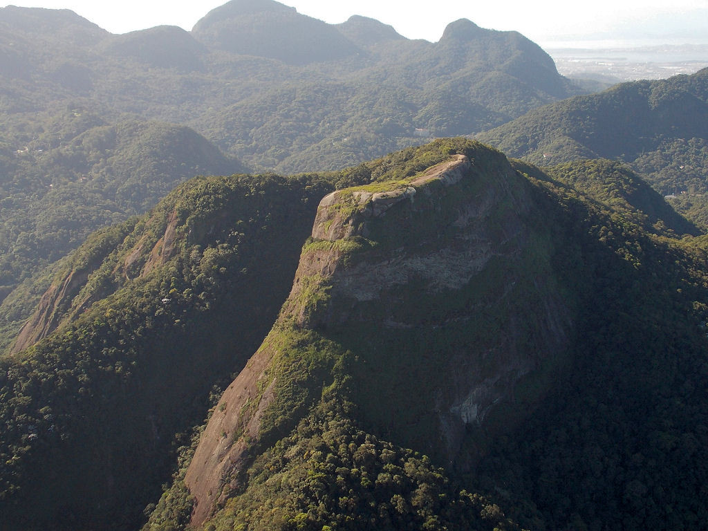 A visão do alto da vizinha (e não menos) Pedra Bonita