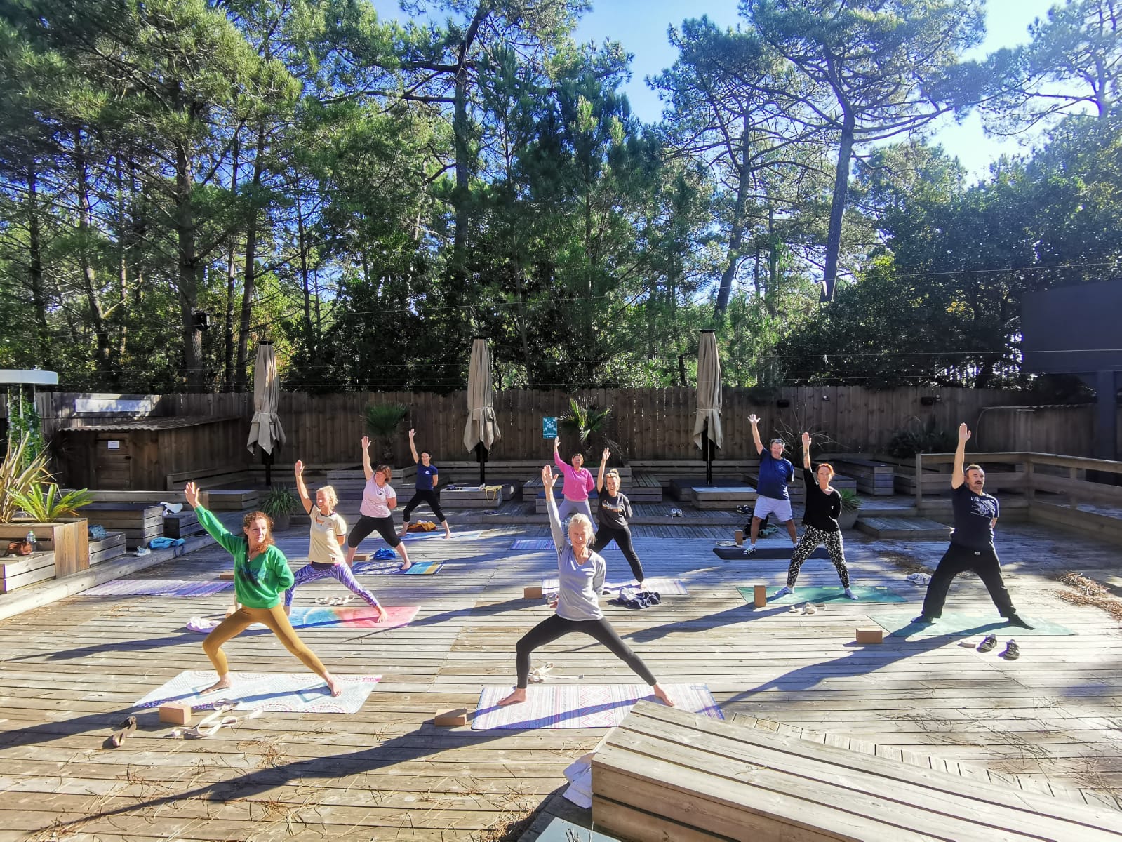 Yoga en extérieur à Cap Golf