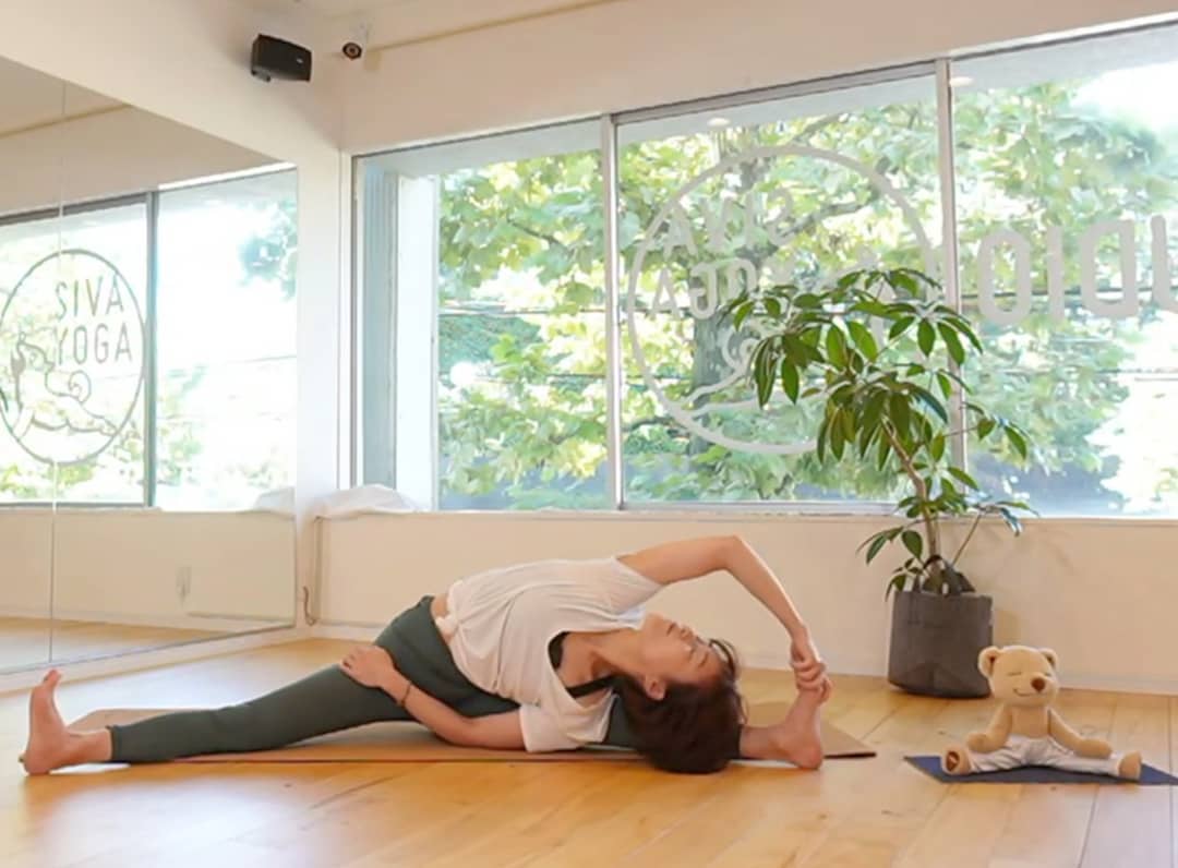 神聖さや純粋さを表す蓮の花と、泥の中の蓮 mumuksu yoga(ムムクシュヨガ) ヨガ、瞑想講師、マインドフルネストレーナー 小田祥子 神聖さや純粋さを表す蓮の花と、泥の中の蓮 mumuksu yoga(ムムクシュヨガ) ヨガ、瞑想講師、マインドフルネストレーナー 小田祥子
