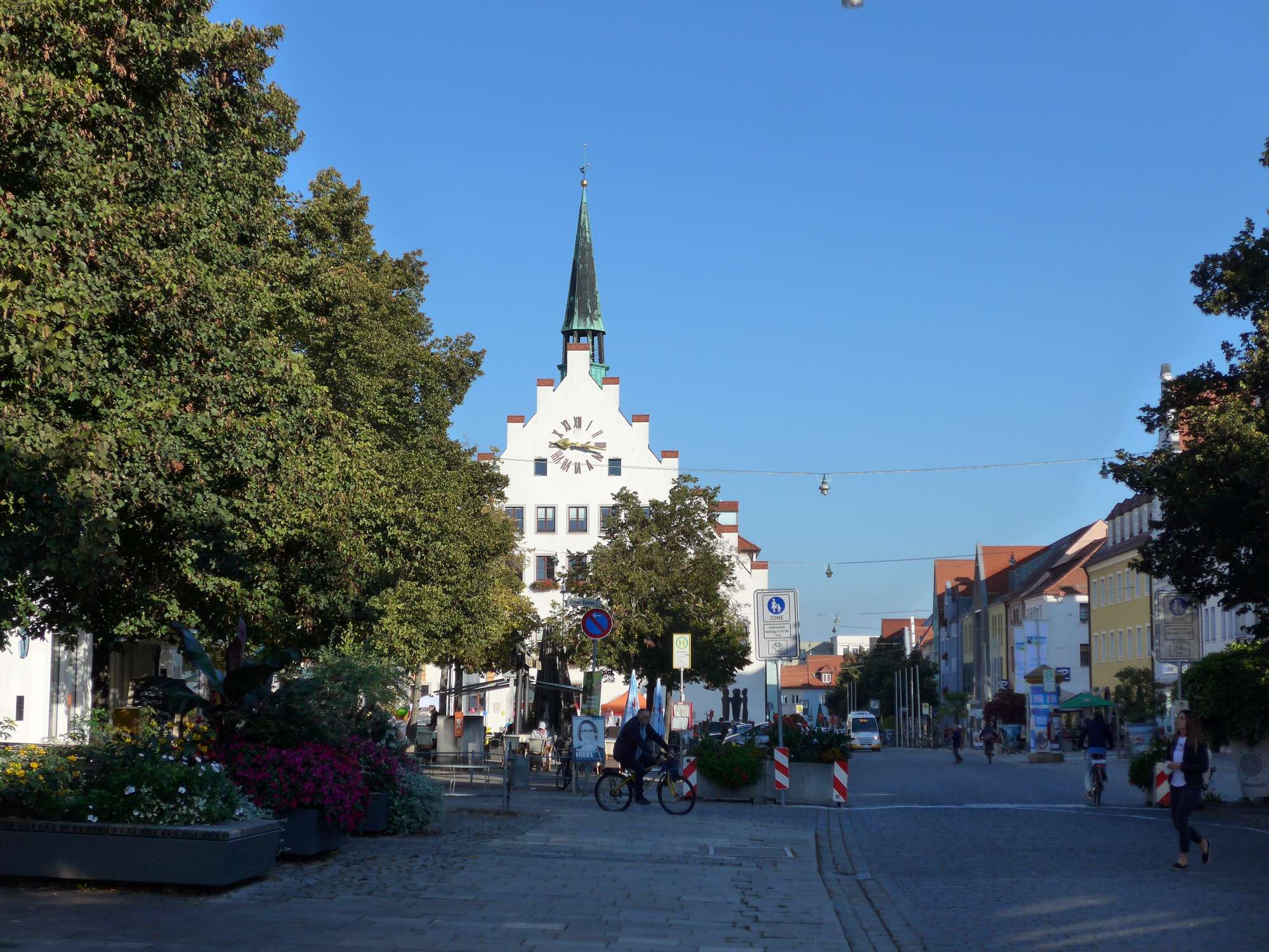 Marktplatz mit Rathaus