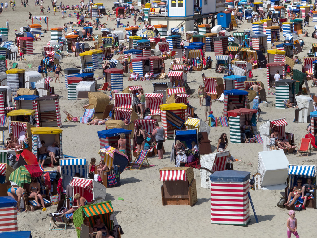 Strandkörbe an der Promenade