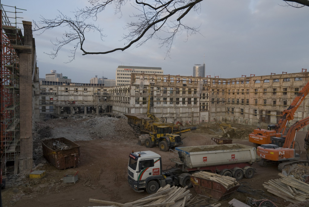 Das Glückauf-Haus als hohler Zahn, Frebruar 2008