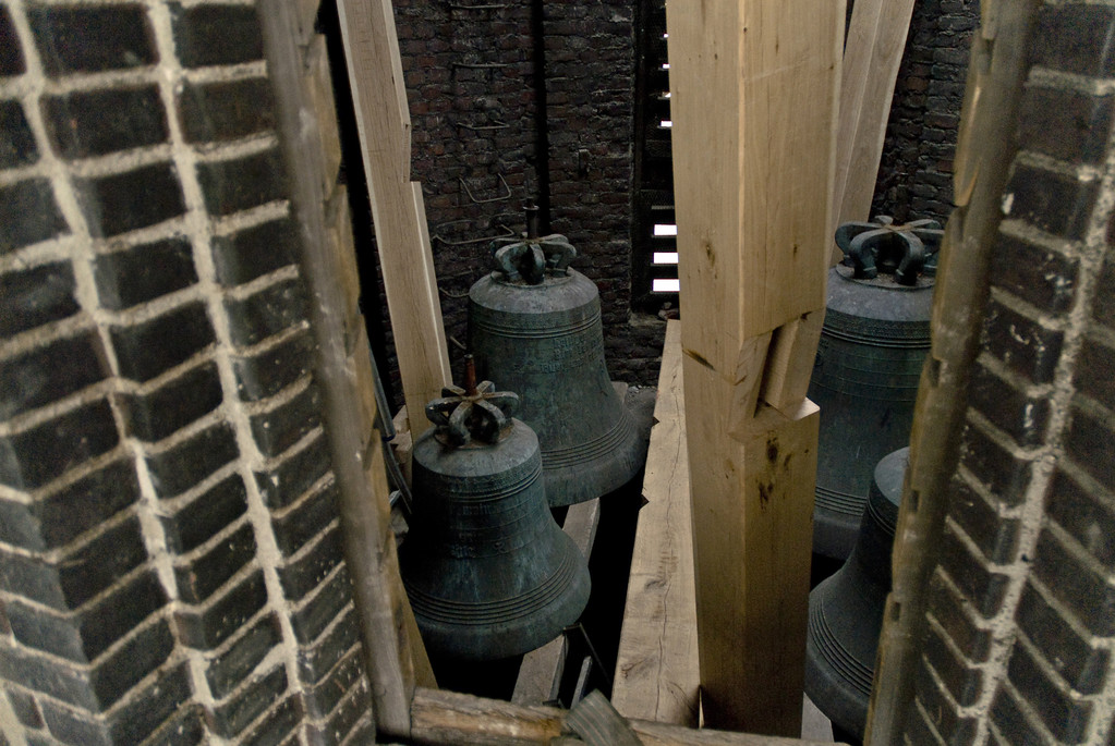 Die in den Turm gebrachten Glocken