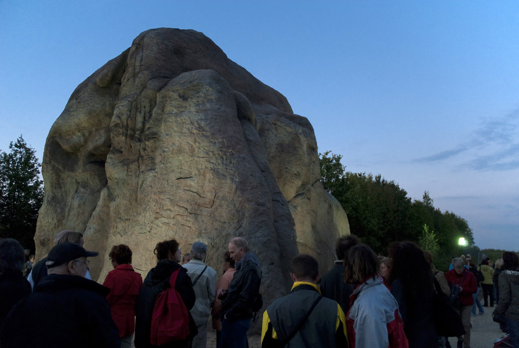 "Singender Berg" (Monument for a forgotten future), Olaf Nicolai