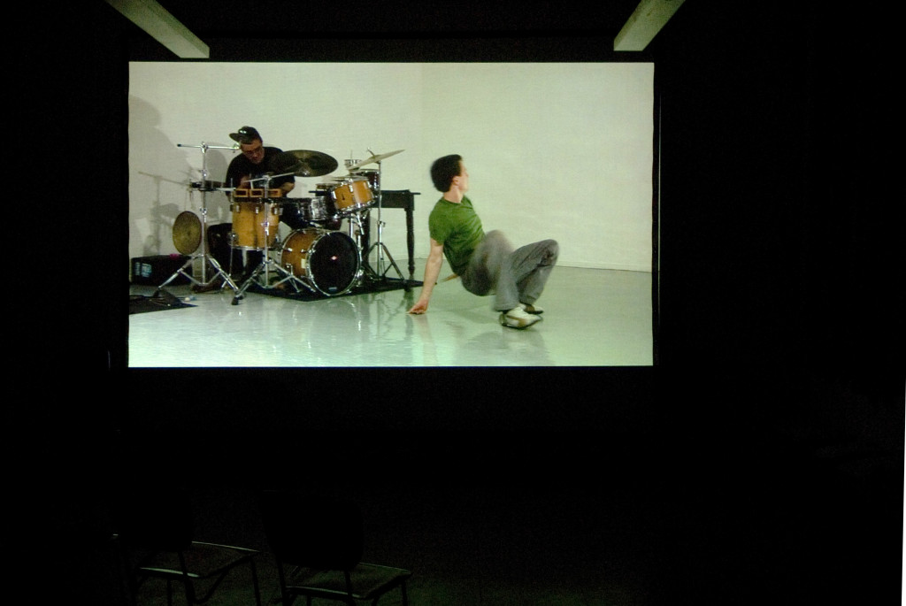 Videovorführung Erwin Wiemer, hier Video einer Tanzperformance, 2009