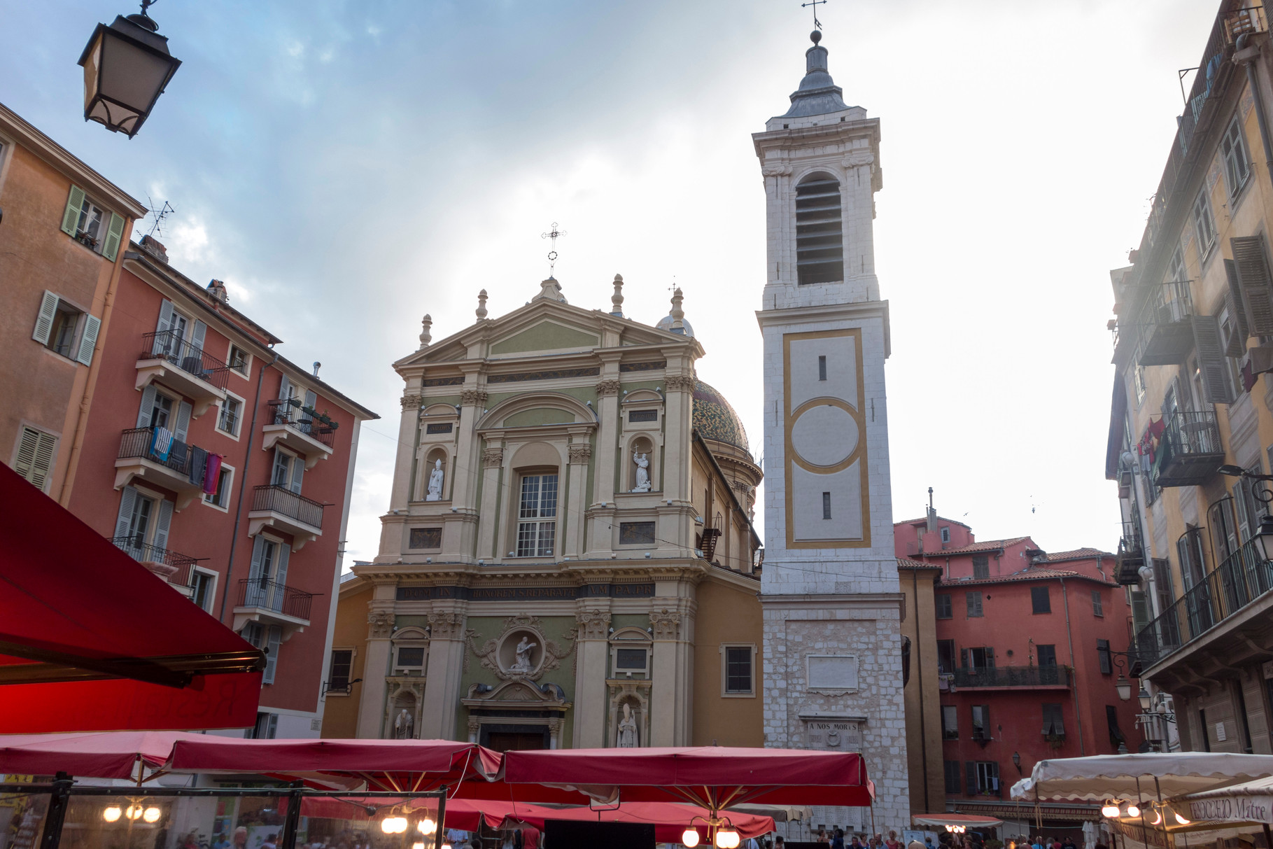 Cathédrale Sainte-Réparate am Place Rosetti im Zentrum der Altstadt